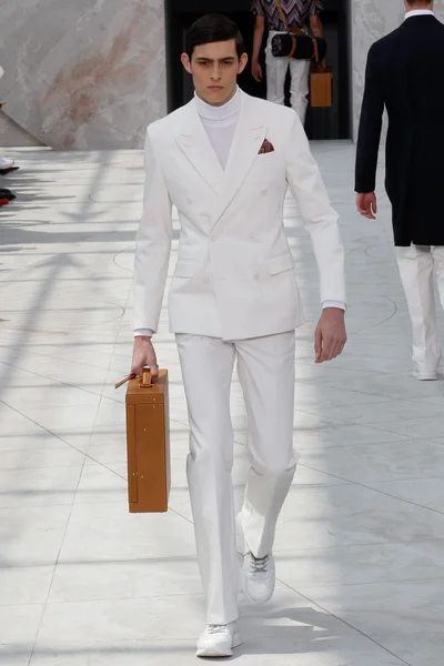 Look 39